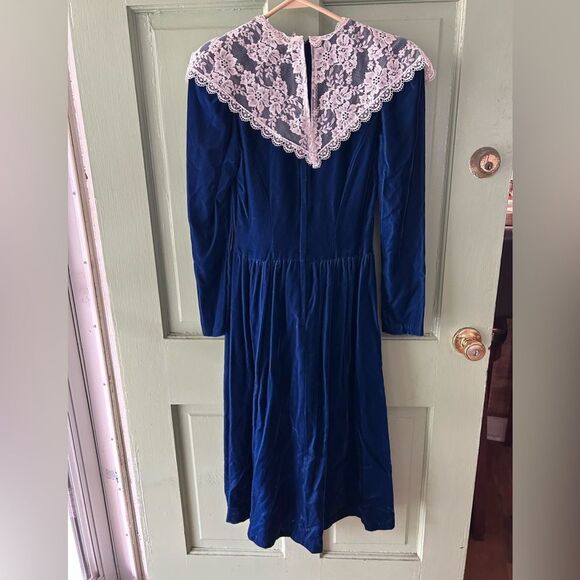 VINTAGE GUNNE SAX - WOMEN'S small - NAVY LONG SLEEVE lace VELVET CHURCH … - Picture 9 of 16